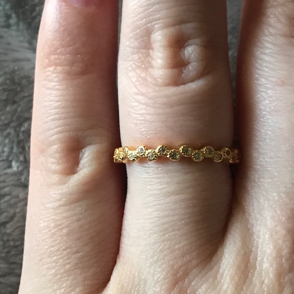 Yellow gold stackable ring band - Picture 3 of 6